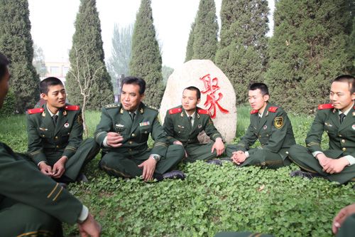  ��Į������ˡ����侯�½��ܶӰ�����֧����ί�������ץʵ�ɼ��� 